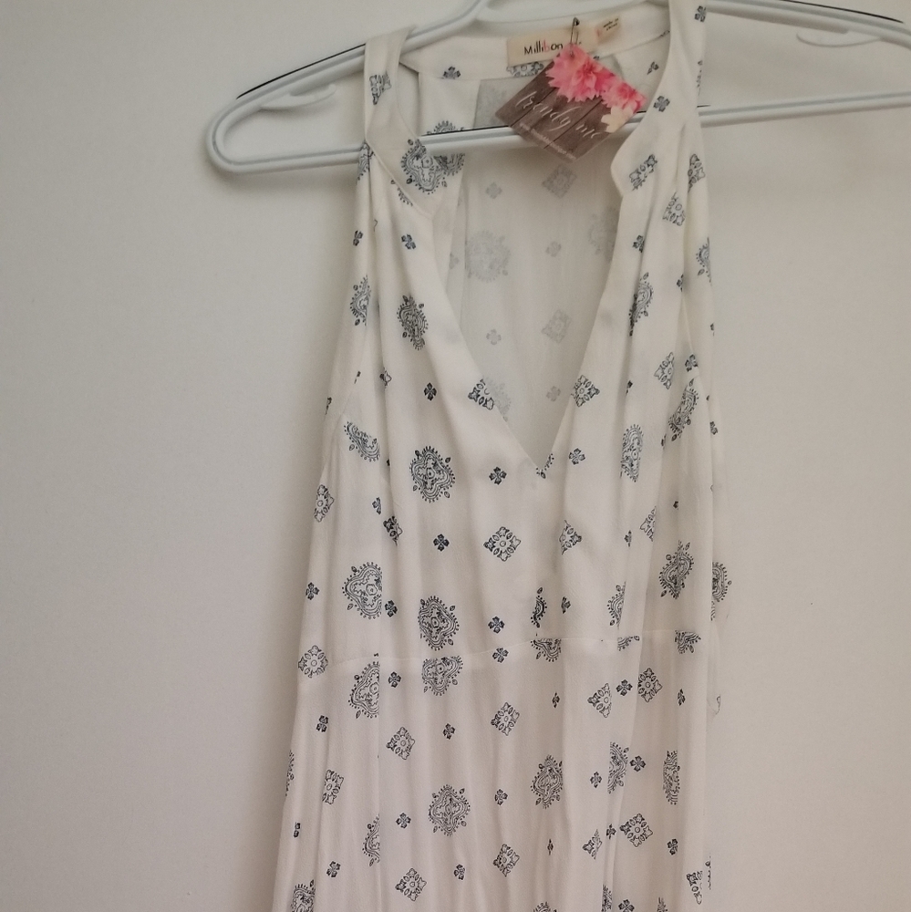 White and blue babydoll sleeveless top